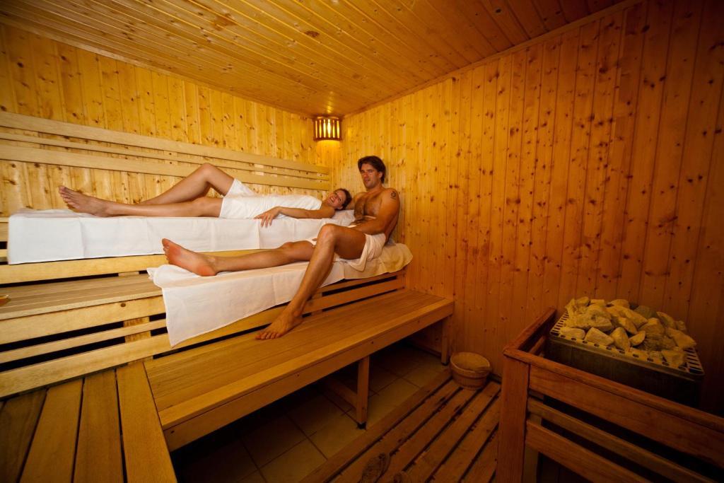 Отель Kehida Hertelendy Haz Кехидакустани Экстерьер фото